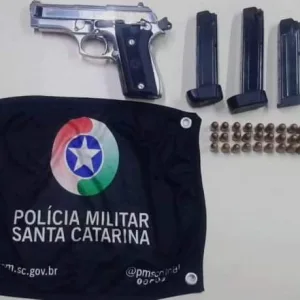 Homem é detido com arma de fogo carregada dentro de bar no São Luiz.