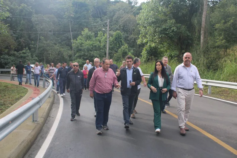 Governo de Criciúma entrega obras nos bairros Naspolini e Vila Manaus