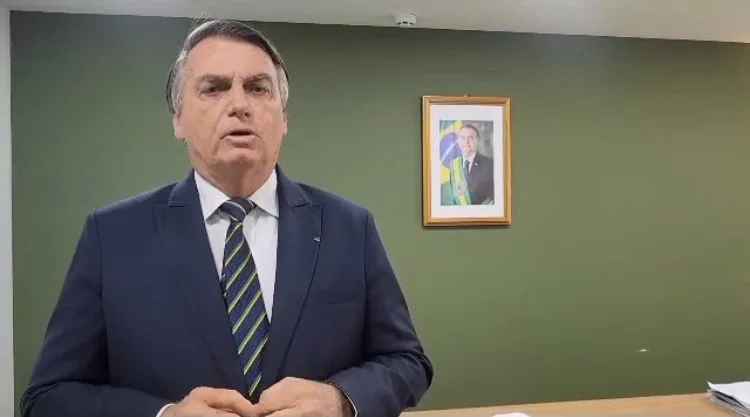 Vídeo: Bolsonaro grava vídeo em sua defesa após o Ministro Benedito Gonçalves votar pela sua inelegibilidade