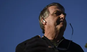 Primeiro voto de hoje no TSE pode formar maioria para tornar Bolsonaro inelegível