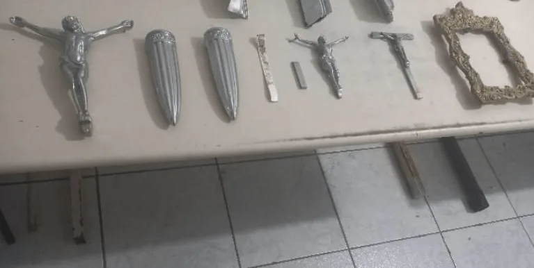 Homem é preso em flagrante após furtar objetos de cemitério em Araranguá
