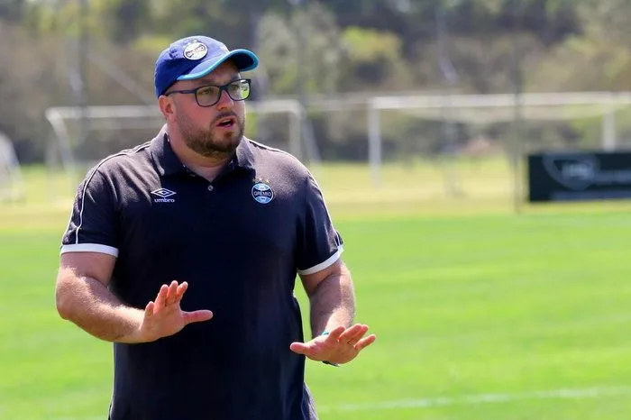 Criciúma E.C encerra contrato com coordenador técnico metodológico das categorias de base, Guilherme Bossle.