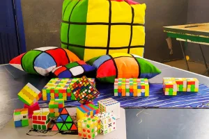 Últimas vagas para participar de Campeonato de Cubo Mágico no Criciúma Shopping