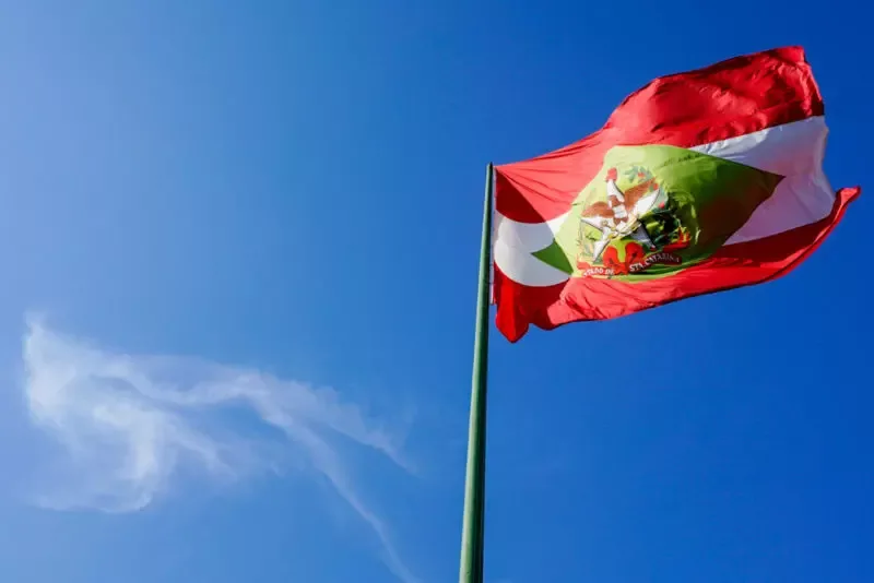 Proposta de deputado para mudar Hino de SC divide opiniões; entenda