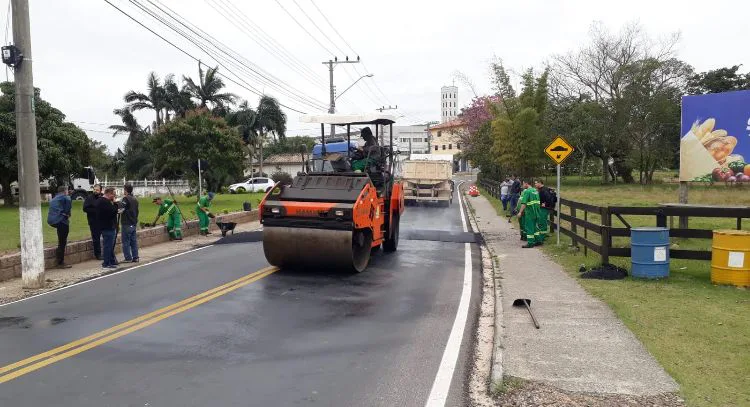 Cinco novas lombadas foram instaladas em Morro da Fumaça nesta quinta-feira