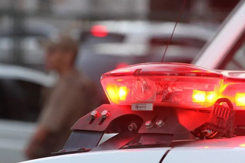 Mulher é presa após tentar fugir sem pagar em supermercado de Laguna