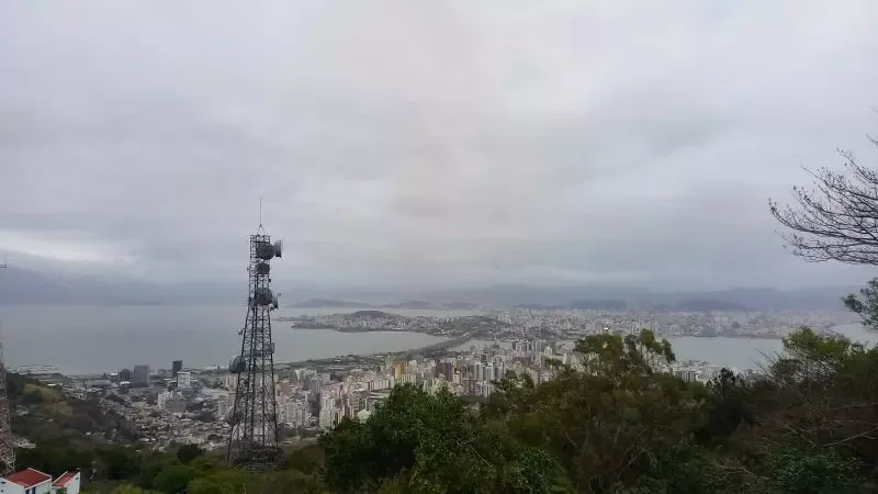 Ventanias e temporais devem se intensificar na tarde desta terça-feira em SC; veja a previsão