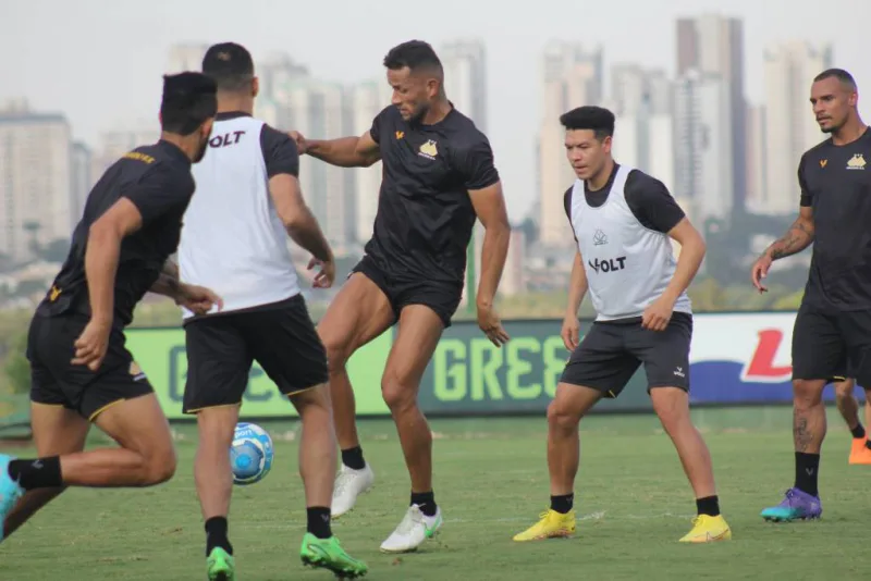 CRICIÚMA ENFRENTA O ATLÉTICO GO EM GOIÂNIA