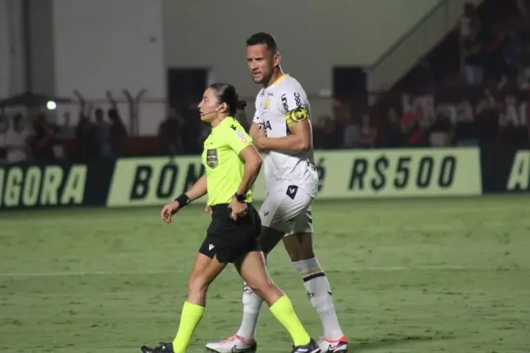 Criciúma perde em Goiás e embola tabela da Série B na quinta colocação