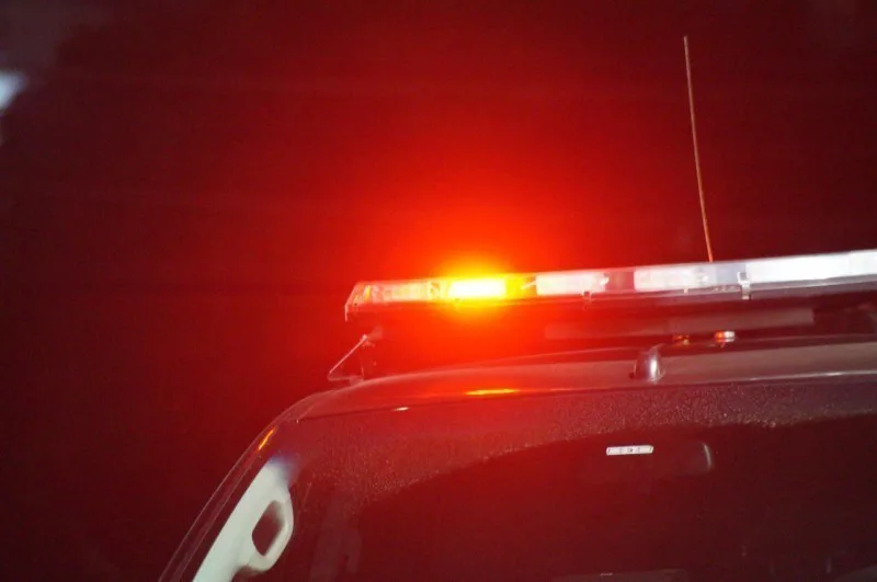 Homem é preso em pousada de Imbituba suspeito de agredir a própria companheira