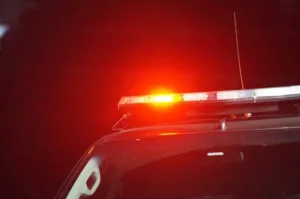 Homem é preso em pousada de Imbituba suspeito de agredir a própria companheira