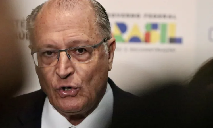 Alckmin e comitiva de ministros vão ao Amazonas verificar tragédia da seca nesta quarta-feira
