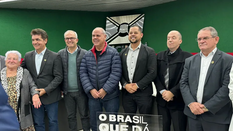 LAR LEGAL: Prefeitura de Criciúma entrega escrituras de imóveis para 154 famílias