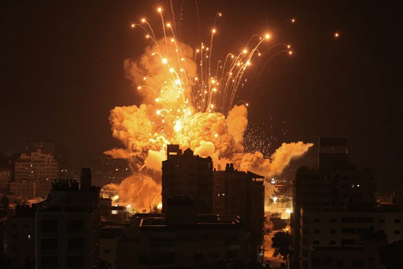 Guerra entra no terceiro dia com mais de mil mortos e cerco de Israel à Faixa de Gaza