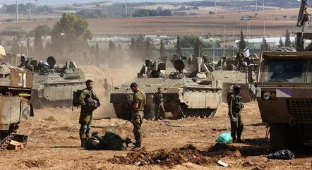 Israel continua bombardeios sobre Gaza e mata outro comandante do Hamas