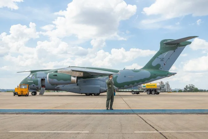 Avião da FAB chega a Roma com ajuda humanitária e equipe médica para auxiliar brasileiros repatriados