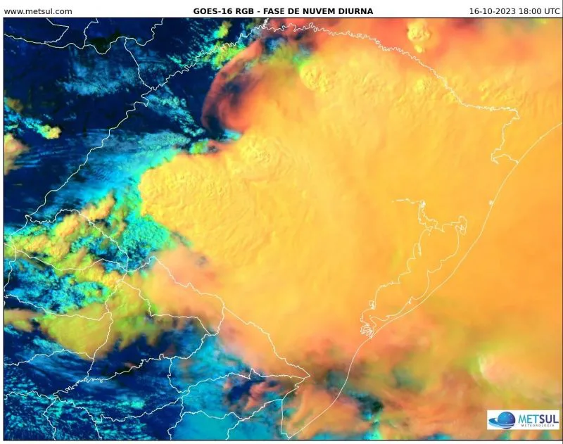 Massa de ar extremamente quente de até 46ºC se aproxima de SC e causa preocupação