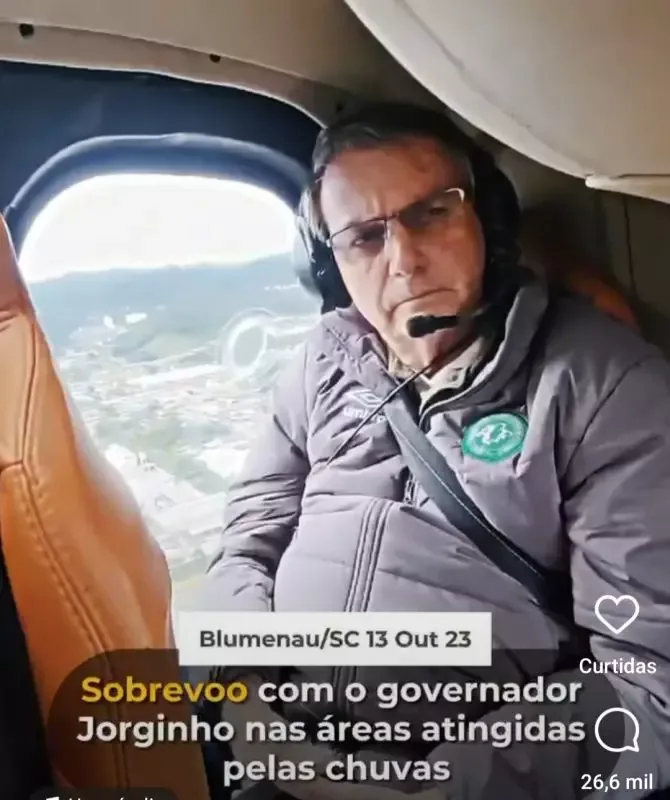 Sobrevoo de Bolsonaro em SC pode render processo contra Jorginho Mello