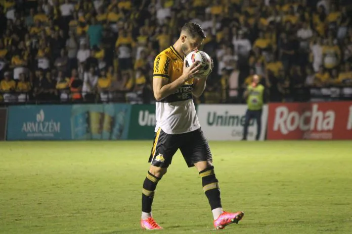 Fellipe Mateus: 50 vezes em campo pelo Tigre