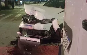 Roubo, perseguição e troca de tiros acabam em acidente com viatura da PM em Florianópolis