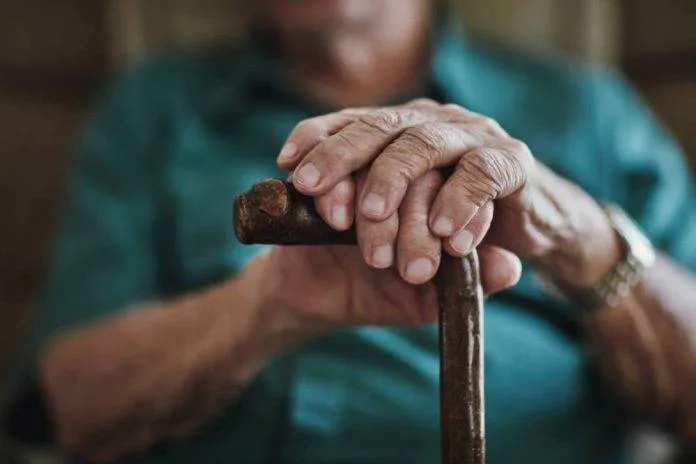 Covid pode aumentar o risco de doenças neurodegenerativas, como o Alzheimer
