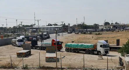 Passagem para Gaza volta a ser fechada após caminhões levarem ajuda humanitária