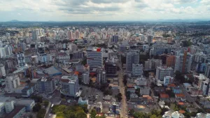 Criciúma em 4°: ranking mostra cidades de SC com mais endividados