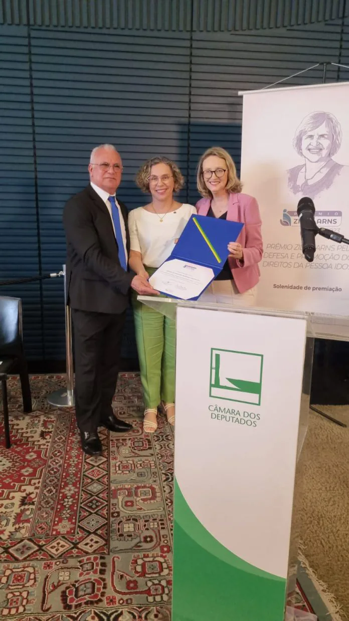 Associação de idosos de Içara recebe Prêmio Zilda Arns