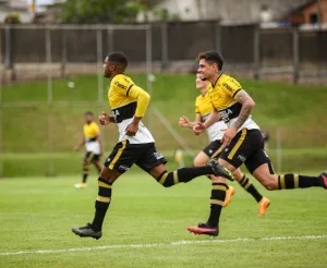 VITÓRIA CONTRA O CARAVAGGIO MANTÉM O 100% NA COPA SC