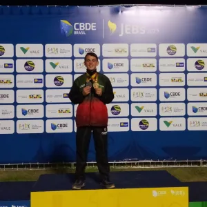 Atleta de Nova Veneza conquista medalha de ouro em competição nacional