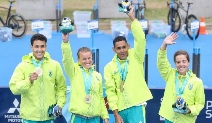 Brasil é bicampeão no revezamento misto do triatlo no Pan de Santiago