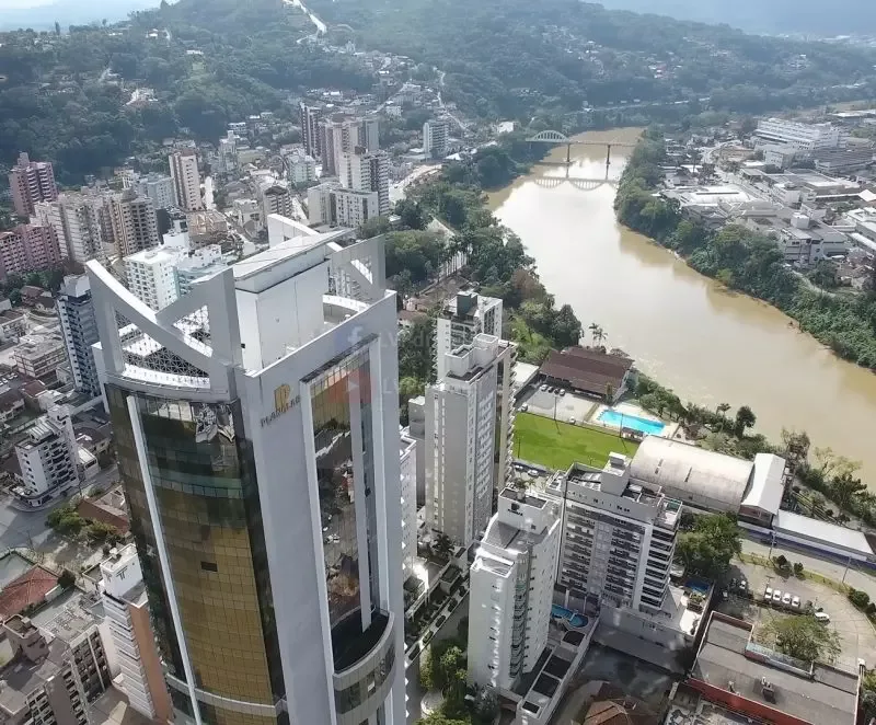 Justiça Federal determina demolição de prédio luxuoso com 35 andares em Blumenau