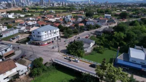 Cruzamento terá tempo dos semáforos ajustado em Tubarão