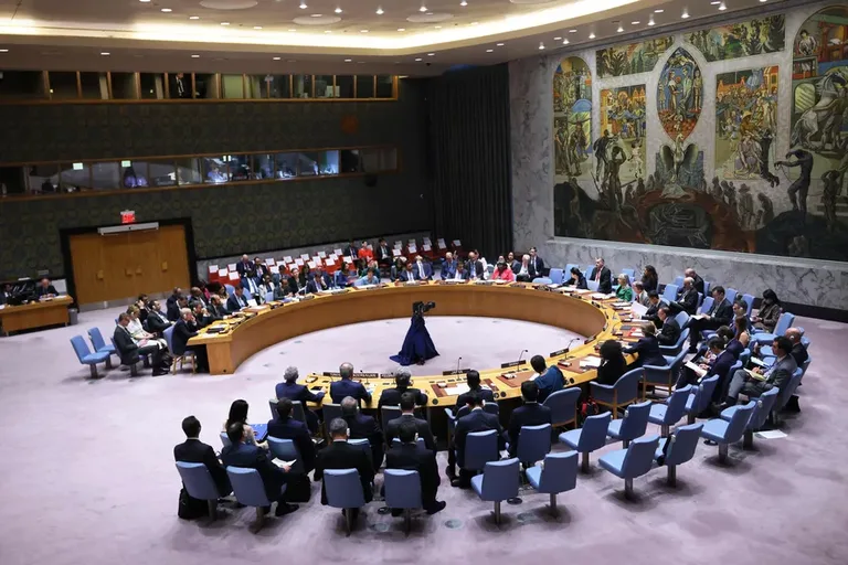 Conselho de Segurança da ONU aprova resolução que prevê pausa humanitária em Gaza