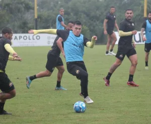 ELENCO FAZ O ÚLTIMO TREINO DA TEMPORADA NO CT