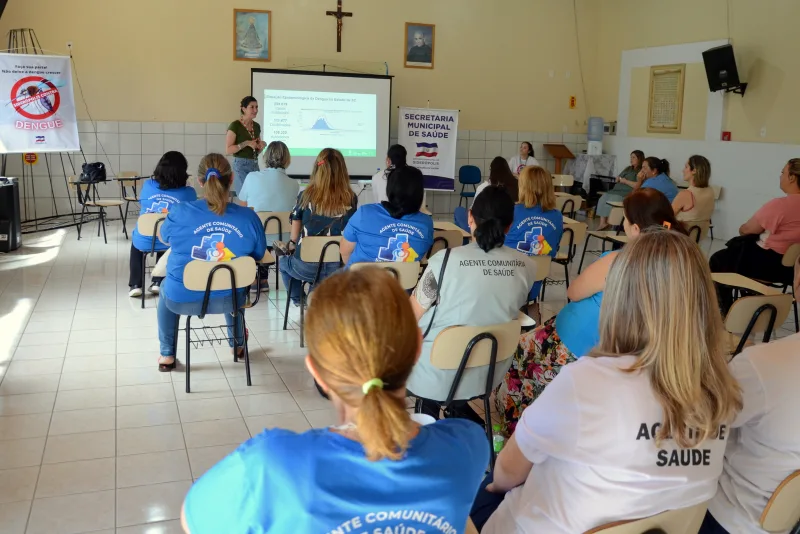 Siderópolis organiza simpósio para capacitar colaboradores da saúde contra a Dengue