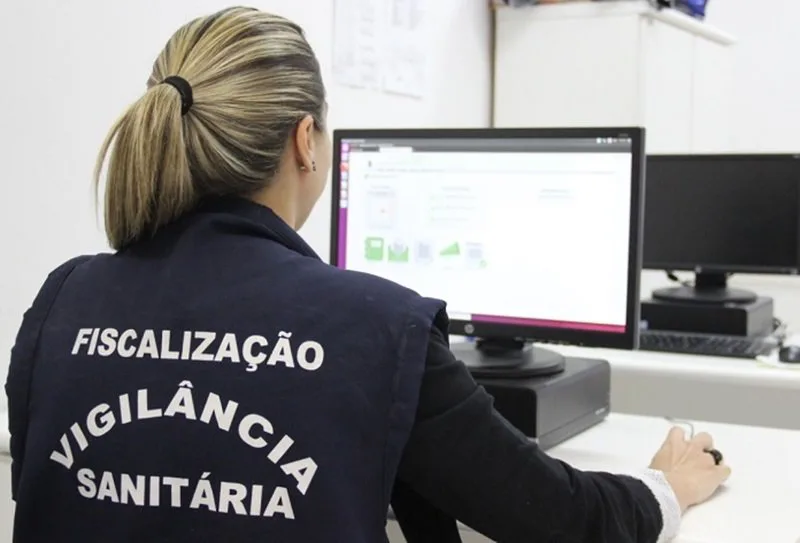Alerta em Araranguá: golpista disfarçado de fiscal da Vigilância Sanitária preocupa comerciantes locais
