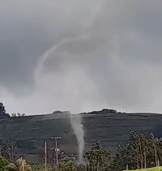 Imagem impressionante mostra possível tornado no Estado