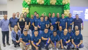 Colaboradores da Fumacense Alimentos recebem diploma do programa de Educação de Jovens e Adultos