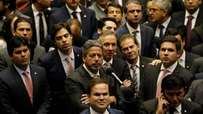 Centrão volta a exigir cargos e emendas para aprovar subvenção do ICMS