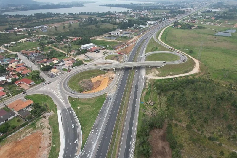 Obras na BR-101sul/SC bloqueiam temporariamente acesso a Garopaba