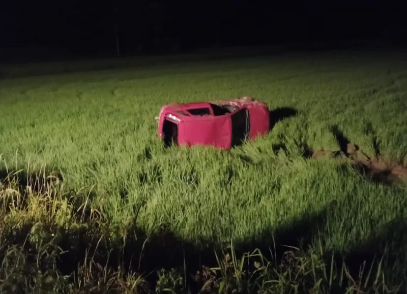 Colisão entre carro e moto deixa motociclista gravemente ferido