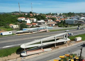 Obras da nova passarela em Capivari de Baixo avançam