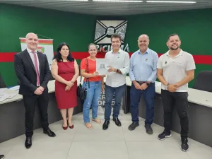 Programa Lar Legal: 19 famílias recebem escrituras de imóveis em Criciúma
