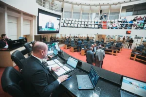 Alesc aprova PL sobre cadastro de moradores em situação de rua