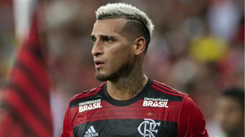 Tigre contrata o lateral-esquerdo Miguel Trauco, ex-Flamengo