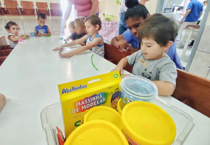 Colônia de Férias de Nova Veneza estimula o aprendizado das crianças