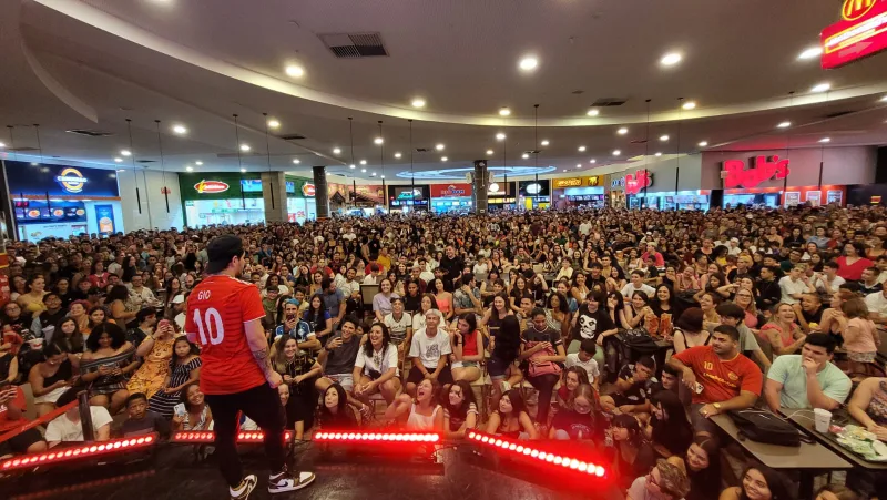 Artistas nacionais embalam verão no Farol Shopping
