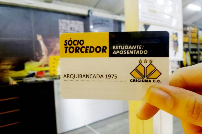 CRICIÚMA CONVOCA ESTUDANTES PARA RECADASTRAMENTO DE CARTEIRA DE SÓCIO