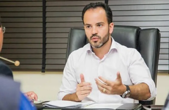 Filipe Mello decide não assumir Casa Civil de SC